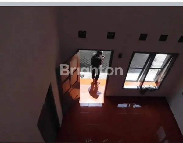 image RUMAH 2 LANTAI 4KT DI MOJOSONGO, DEKAT ISI (8)