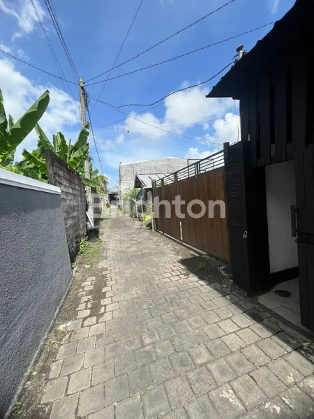 image DISEWAKAN VILLA 2 KAMAR DI PANTAI BERAWA – FULLY FURNISHED & DEKAT PANTAI (2)