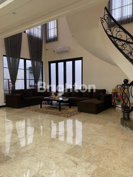 image RUMAH MEWAH MONACO FULL FURNISHED DI KOTA WISATA CIBUBUR (1)