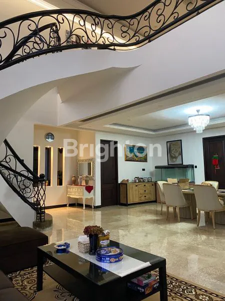 image RUMAH MEWAH MONACO FULL FURNISHED DI KOTA WISATA CIBUBUR (2)