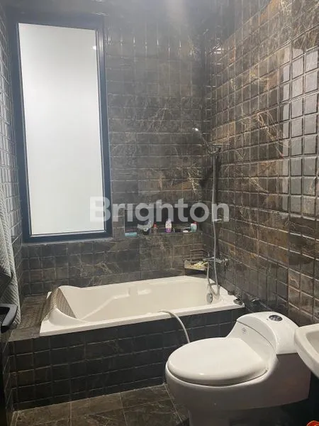 image RUMAH MEWAH MONACO FULL FURNISHED DI KOTA WISATA CIBUBUR (3)