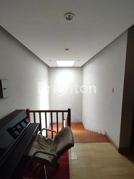 image HUNIAN EKSKLUSIF RENON, LT 394 M² & GARASI 4 MOBIL (2)