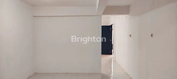 image RUMAH 2,5 LANTAI BARU SELESAI RENOVASI TOTAL HARGA DIBAWAH NJOP.  (5)