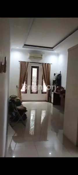 image RUMAH MEWAH 2 LANTAI DI LENTENG AGUNG RAYA, LUAS & STRATEGIS (4)