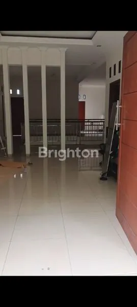 image RUMAH MEWAH 2 LANTAI DI LENTENG AGUNG RAYA, LUAS & STRATEGIS (7)