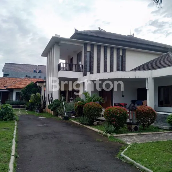 image DI JUAL RUMAH MEWAH 2LANTAI, UKURAN LUAS  DAN  ASRI SERTA DIKAWASAN STRATEGIS DAN BISNIS DI JATIWARINGIN BEKASI KOTA (1)