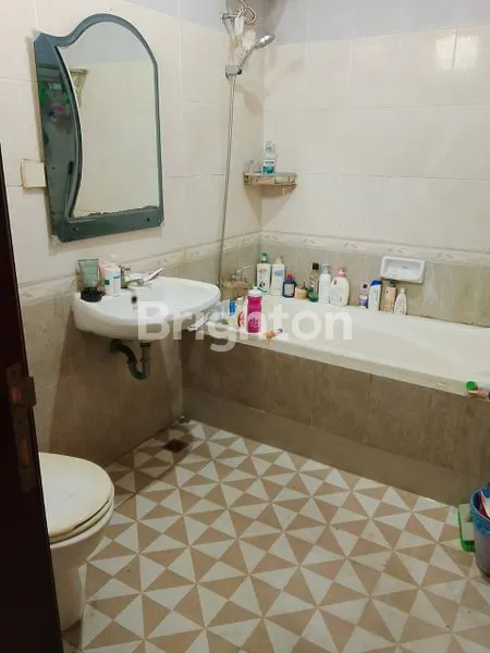 image JUAL RUMAH 2LANTAI ROYAL PALAIS WISATA BUKIT MAS WIYUNG SURABAYA (2)