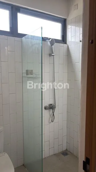 image RUMAH SEMI-FURNISHED DI HARAPAN INDAH BEKASI (3)