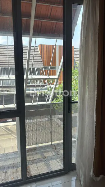 image RUMAH SEMI-FURNISHED DI HARAPAN INDAH BEKASI (8)