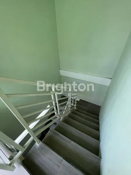 image DIJUAL RUMAH KOS AKTIF FULL FURNISH PREMIUM 2 LANTAI AREA MERJOSARI SELANGKAH KE UB POLTEK UNISMA ITN KAMPUS KAMPUS UNIVERSITAS TERNAMA DI KOTA MALANG (5)