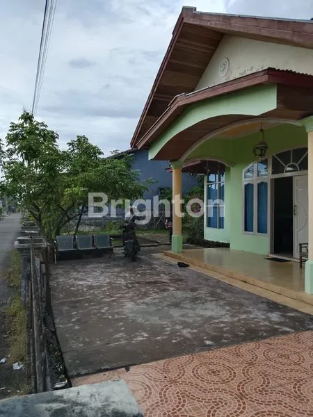 image RUMAH 2 LANTAI TANAH LUAS SIAP HUNI JALAN TABRANI AHMAD PONTIANAK (2)