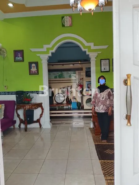 image RUMAH 2 LANTAI TANAH LUAS SIAP HUNI JALAN TABRANI AHMAD PONTIANAK (5)