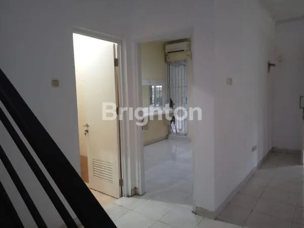 image RUMAH BAGUS SIAP HUNI DI DELATINOS BSD TANGERANG SELATAN  (3)