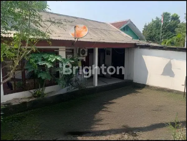 image RUMAH DENGAN HALAMAN LUAS DI PRAJA DALAM, JAKARTA SELATAN. (1)
