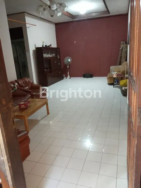 image RUMAH LUAS 168M² DI PETUKANGAN UTARA, SIAP HUNI (4)