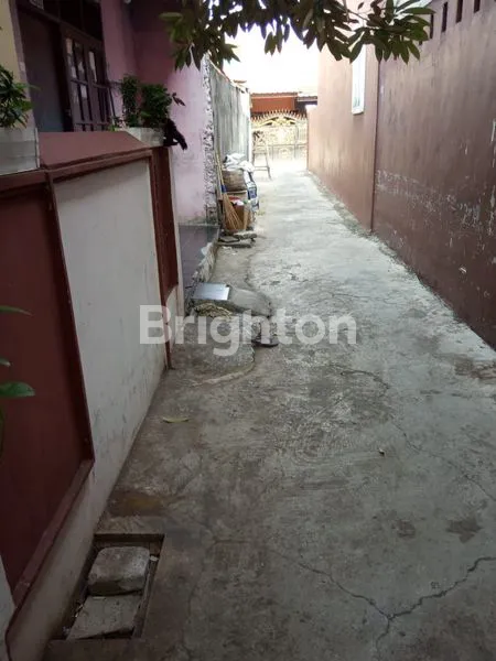 image RUMAH LUAS 168M² DI PETUKANGAN UTARA, SIAP HUNI (3)