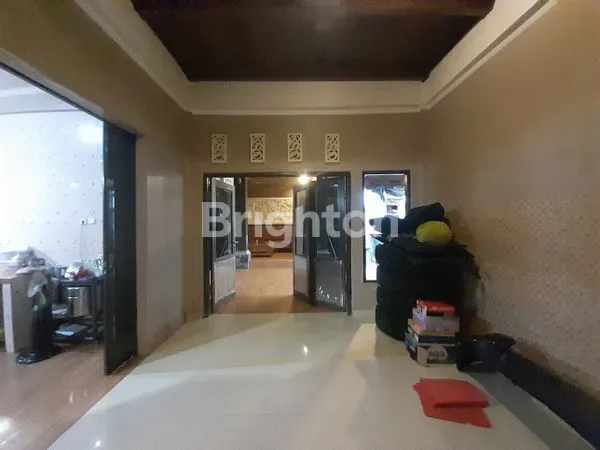 image RUMAH LUAS 2 LANTAI DI SESETAN DENPASAR SELATAN (3)