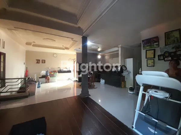 image RUMAH LUAS 2 LANTAI DI SESETAN DENPASAR SELATAN (4)