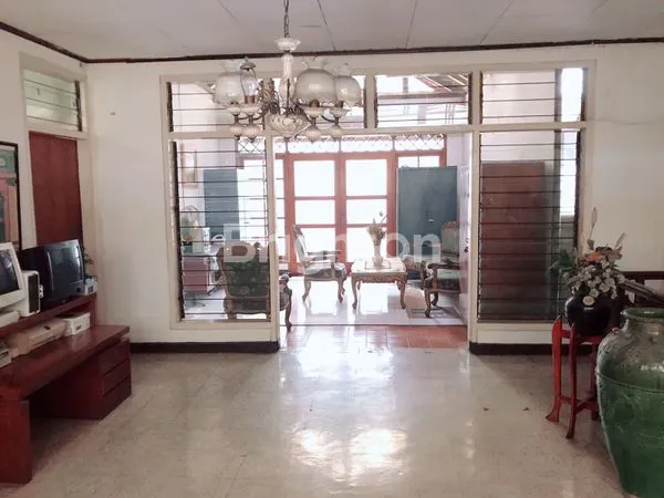 image RUMAH LUAS ASRI PONDOK PINANG JAKARTA SELATAN HARUS TERJUAL  (7)