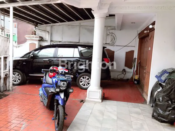 image RUMAH LUAS ASRI PONDOK PINANG JAKARTA SELATAN HARUS TERJUAL  (2)