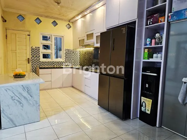 image DIJUAL RUMAH FULLFURNISH TENGAH KOTA BERNUANSA MINIMALIS LOKASI DALAM PERUMAHAN BALIKPAPAN BARU AMAN NYAMAN HARGA NEGO (8)