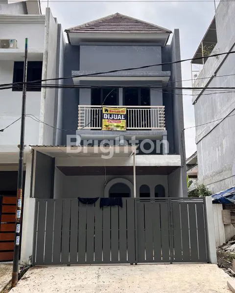 image DIJUAL RUMAH DI KERTOMENANGGAL GAYUNGAN 2 LANTAI SIAP HUNI - SHM - 4 KAMAR TIDUR - JALAN LEBAR (1)