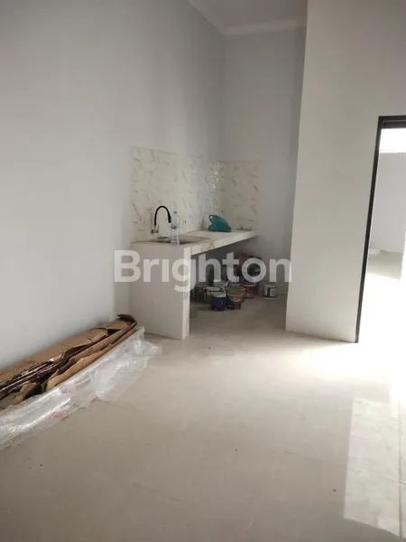 image DIJUAL RUMAH DI KERTOMENANGGAL GAYUNGAN 2 LANTAI SIAP HUNI - SHM - 4 KAMAR TIDUR - JALAN LEBAR (4)