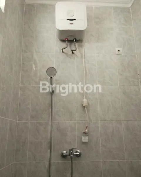 image DIJUAL RUMAH DI KERTOMENANGGAL GAYUNGAN 2 LANTAI SIAP HUNI - SHM - 4 KAMAR TIDUR - JALAN LEBAR (5)