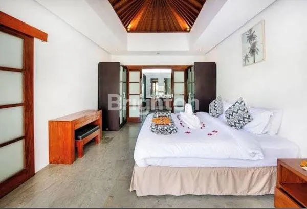 image INVESTASI VILLA SEMINYAK, SHM & FASILITAS LENGKAP (2)