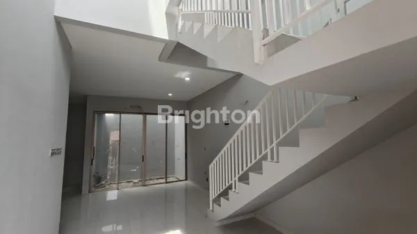 image DIJUAL NEW TOWN HOUSE JAPANESE SKANDINAVIAN STYLE  2 1/2 FL TOMANG  JAKARTA BARAT (1)