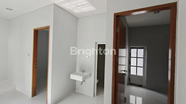 image DIJUAL NEW TOWN HOUSE JAPANESE SKANDINAVIAN STYLE  2 1/2 FL TOMANG  JAKARTA BARAT (4)