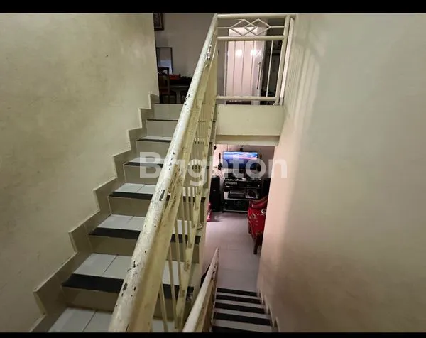 image RUMAH BAGUS SIAP HUNI DI PONDOK KACANG BARAT TANGERANG SELATAN  (6)