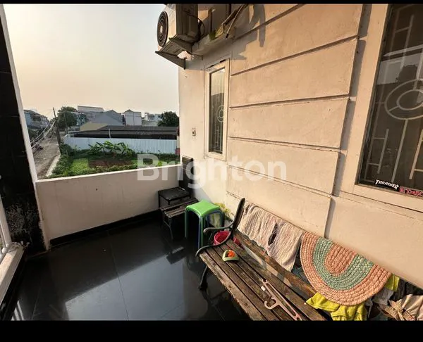 image RUMAH BAGUS SIAP HUNI DI PONDOK KACANG BARAT TANGERANG SELATAN  (5)