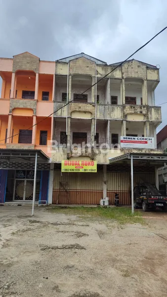 image RUKO 3 LANTAI STRATEGIS A YANI QMALL BATAS KOTA BANJARBARU-MARTAPURA (1)