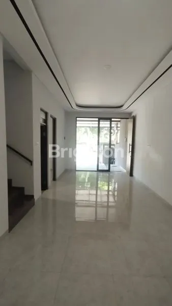 image RUMAH BARU MANYAR, DEKAT SEKOLAH PETRA, SIAP HUNI (3)