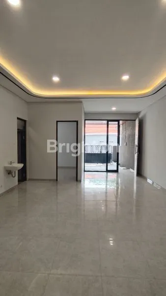 image RUMAH MODERN MANYAR TOMPOTIKA, LT 97 M², DEKAT GALAXY MALL SIAP HUNI (5)