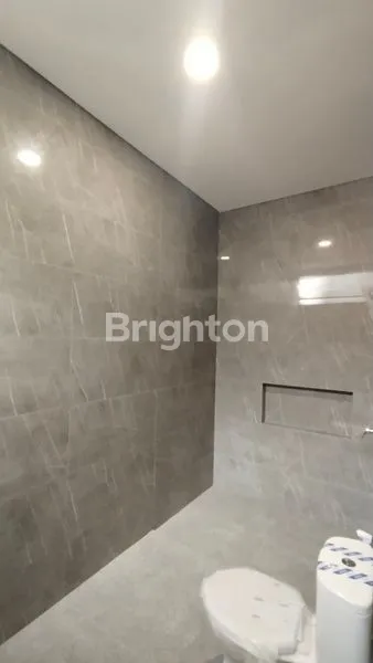 image RUMAH MODERN MANYAR TOMPOTIKA, LT 97 M², DEKAT GALAXY MALL SIAP HUNI (7)