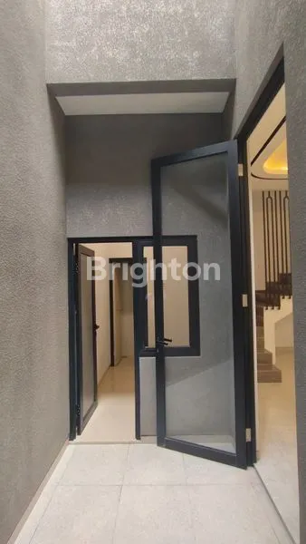 image RUMAH MODERN MANYAR TOMPOTIKA, LT 97 M², DEKAT GALAXY MALL SIAP HUNI (4)