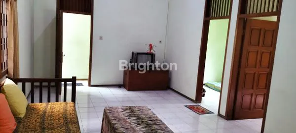 image RUMAH DIJUAL RUNGKUT BARATA. DEKAT MERR, UPN, PAPAYA,SUPERINDO. LUAS 251 METER.BISA UNTUK ISAHA KOST, DAN USAHA LAINNYA (3)