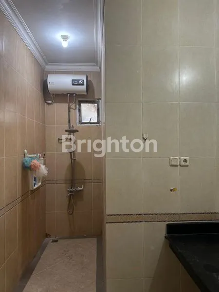 image DI JUAL RUMAH STRATEGIS DI UJUNG MENTENG  JAKARTA TIMUR — DEKAT 3 EXIT TOL, HARGA 5M-AN SAJA! (6)