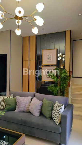 image RUMAH BARU 2 LANTAI FULLY FURNISHED CEMOROKANDANG  DEKAT TOL SAWOJAJAR (7)