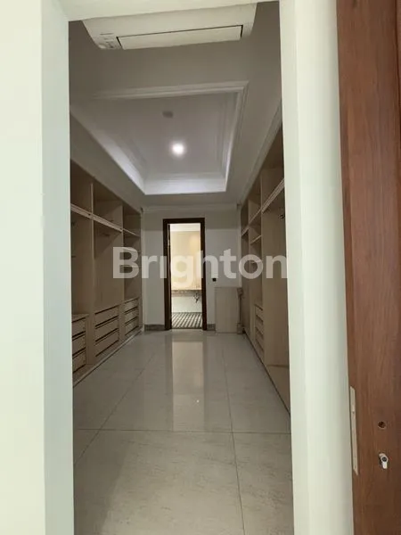 image RUMAH DI GRAHA FAMILY SURABAYA LOKASI DAN BANGUNAN PREMIUM  (6)