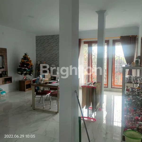 image RUMAH MEWAH 2 LANTAI + ROOFTOP DI NUNGGU CANGGU (4)