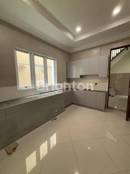 image RUMAH DI GRAHA FAMILY SURABAYA LOKASI DAN BANGUNAN PREMIUM  (7)