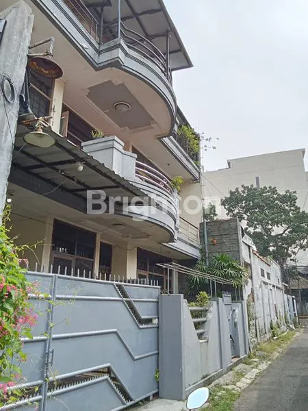 image RUMAH 3 LANTAI LT 116M² DI PAMOYANAN, BANDUNG (1)