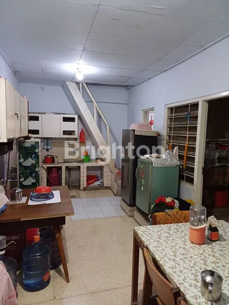 image TANAH BONUS RUMAH TERAWAT 1LT HARGA DIBAWAH NJOP  COCOK BUAT KOS -KANTOR  JALAN 2MOBIL HAYAM WURUK JAKARTA PUSAT (4)