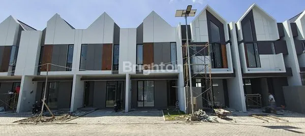 image RUMAH 2 LANTAI EX RUMAH CONTOH SURABAYA TIMUR (8)