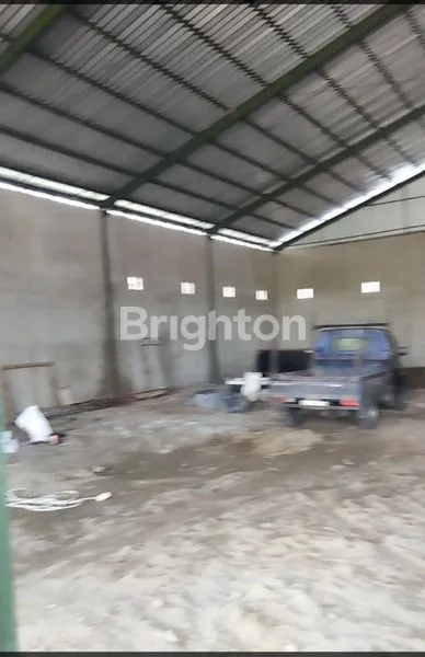 image DISEWAKAN GUDANG PINGGIR JALAN RAYA LOKASI SANGAT STRATEGIS JALUR UTAMA (2)