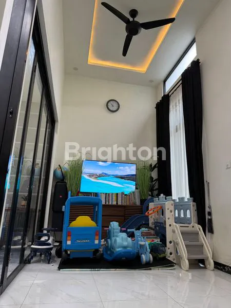 image BANTING HARGA !!! RUMAH ARAYA MALANG LOKASI TERBAIK 1 MENIT KE KAMPUS BINUS DI ULESARI, TIRTOMOYO, KEC. PAKIS, KAB. MALANG\N (3)