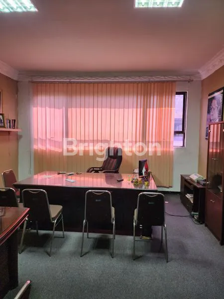 image RUKO 3 LANTAI KOMPLEK MEGAH RAYA SIAP PAKAI\\N (2)